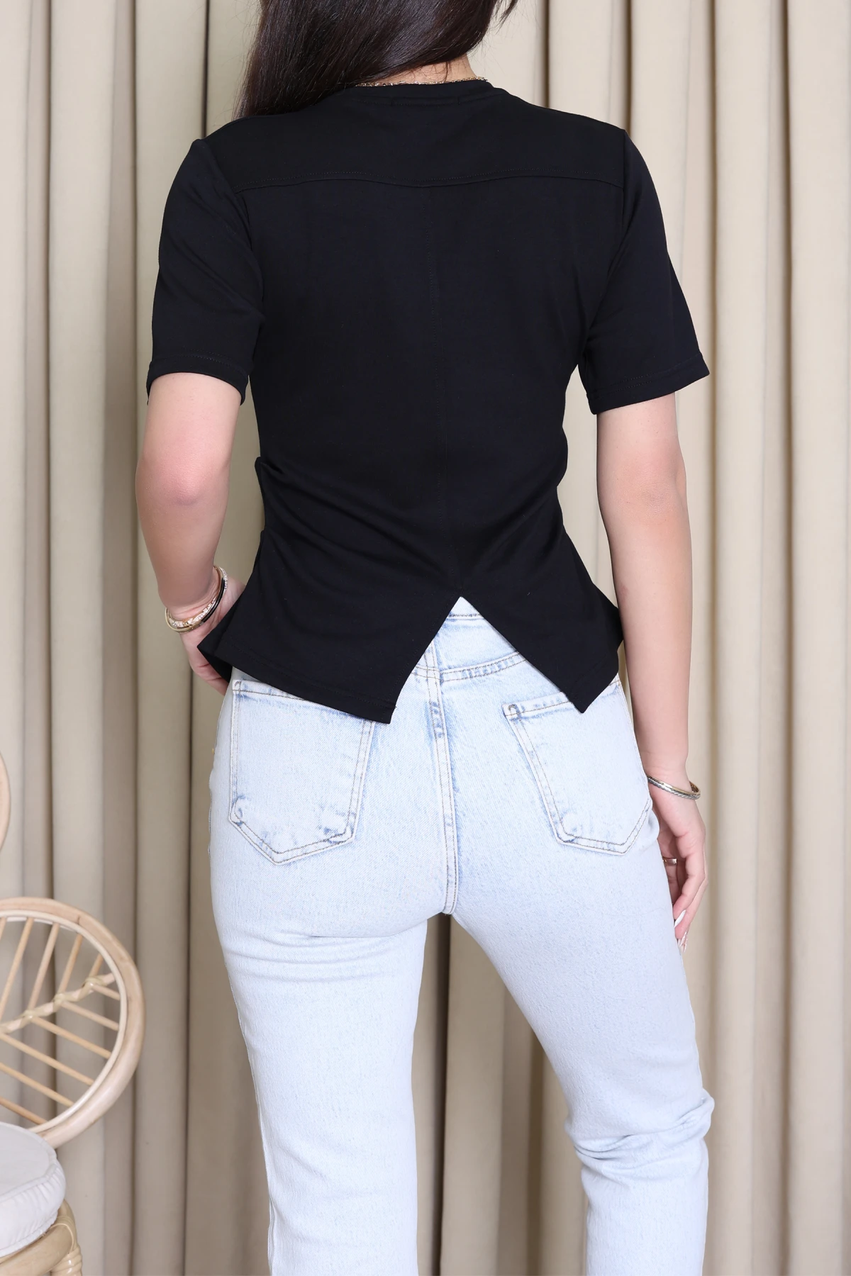 Arka Yırtmaçlı Tişört Siyah - 1395.2135.