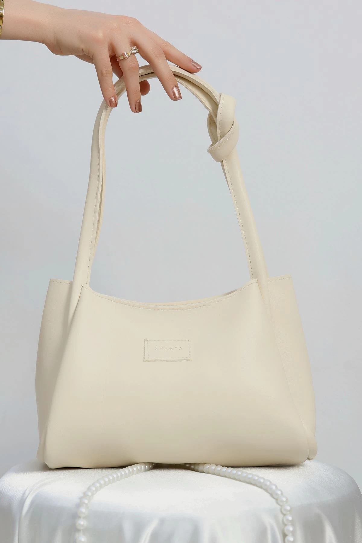 Kol Çantası Krem - 31220.2063.