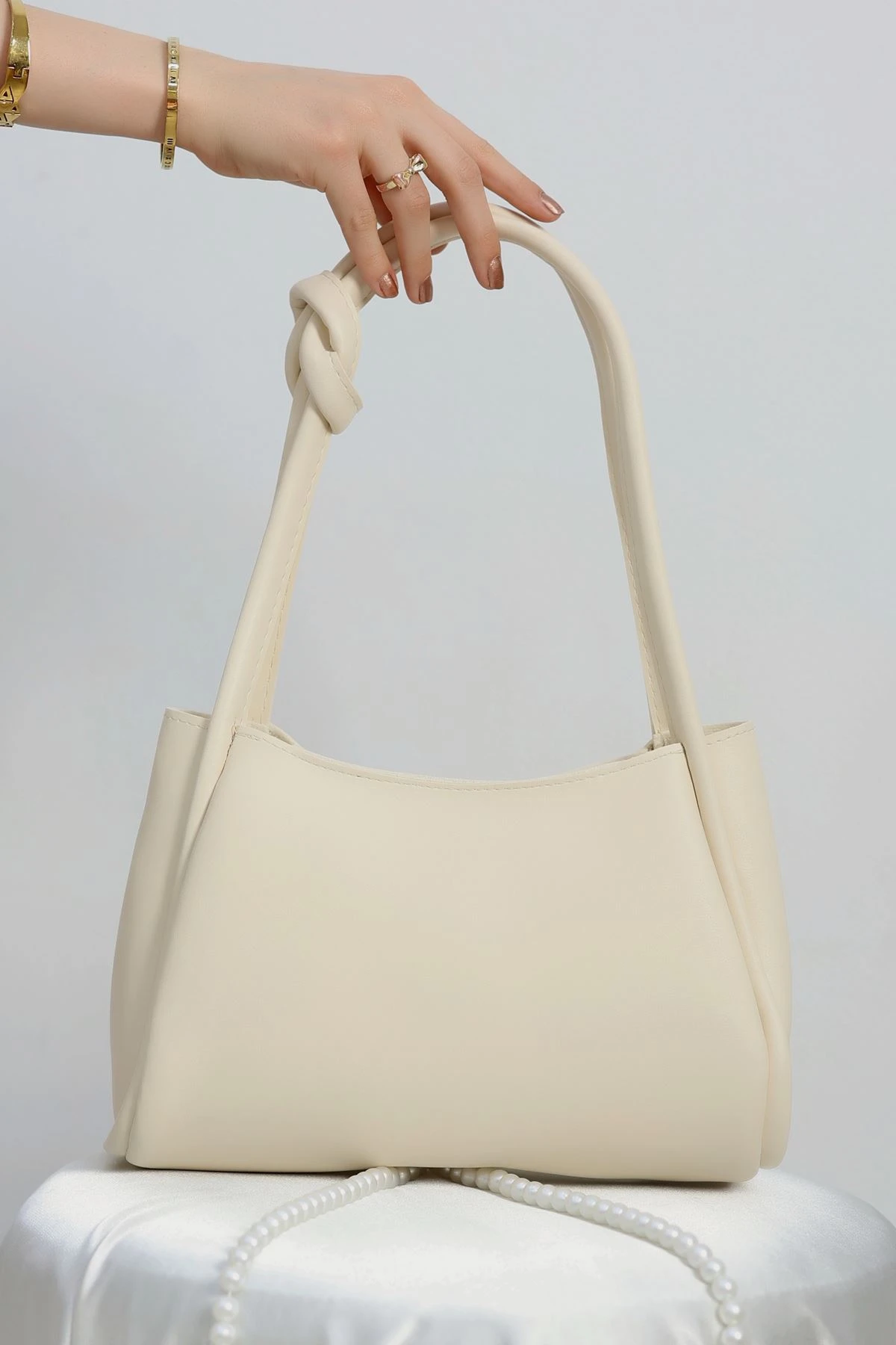 Kol Çantası Krem - 31220.2063.