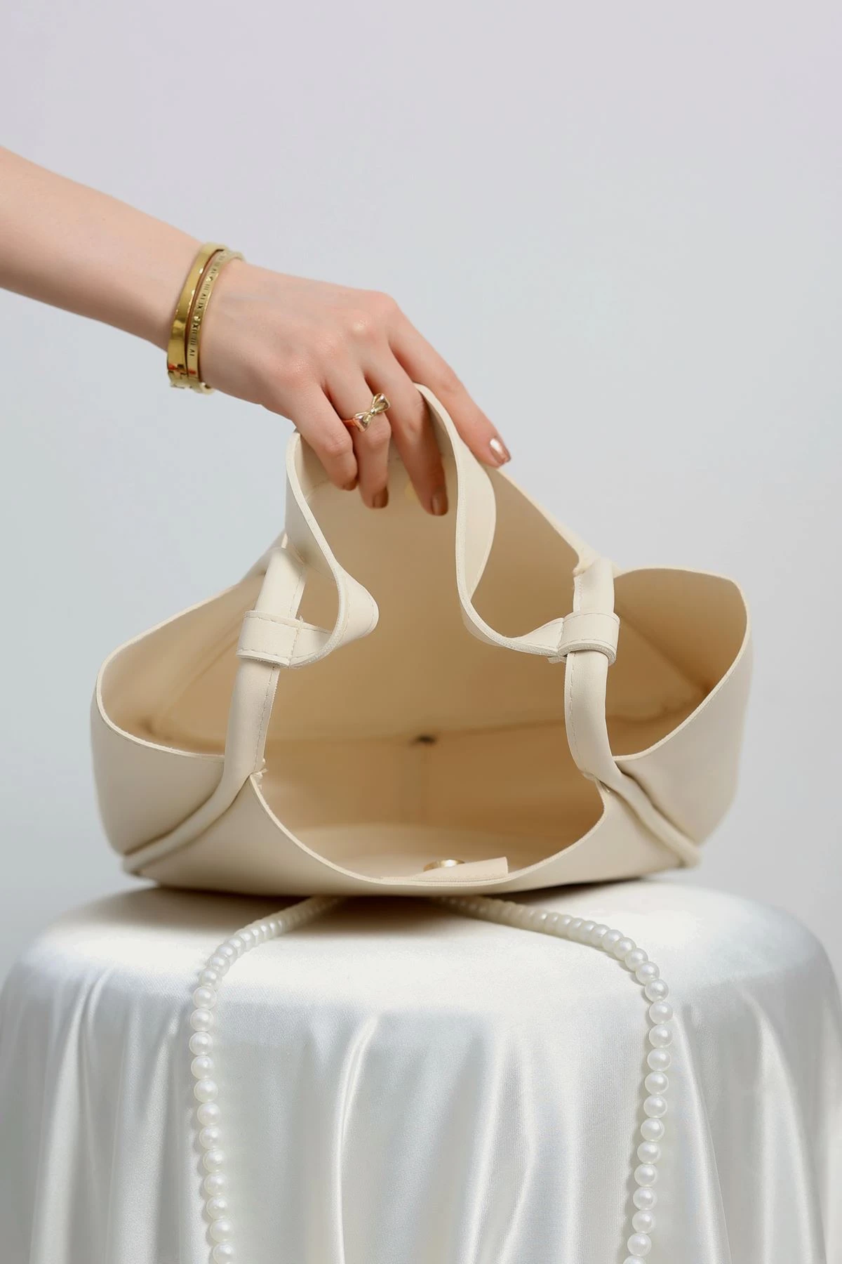 Kol Çantası Krem - 31225.2063.