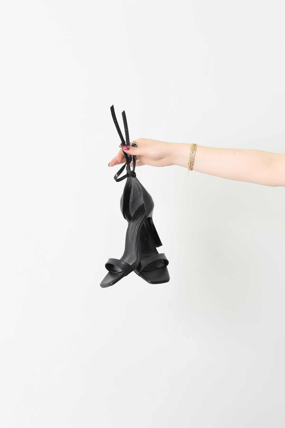 10 Cm Bilekten Bağlamalı Topuklu Ayakkabı Siyahderi - 31983.264.