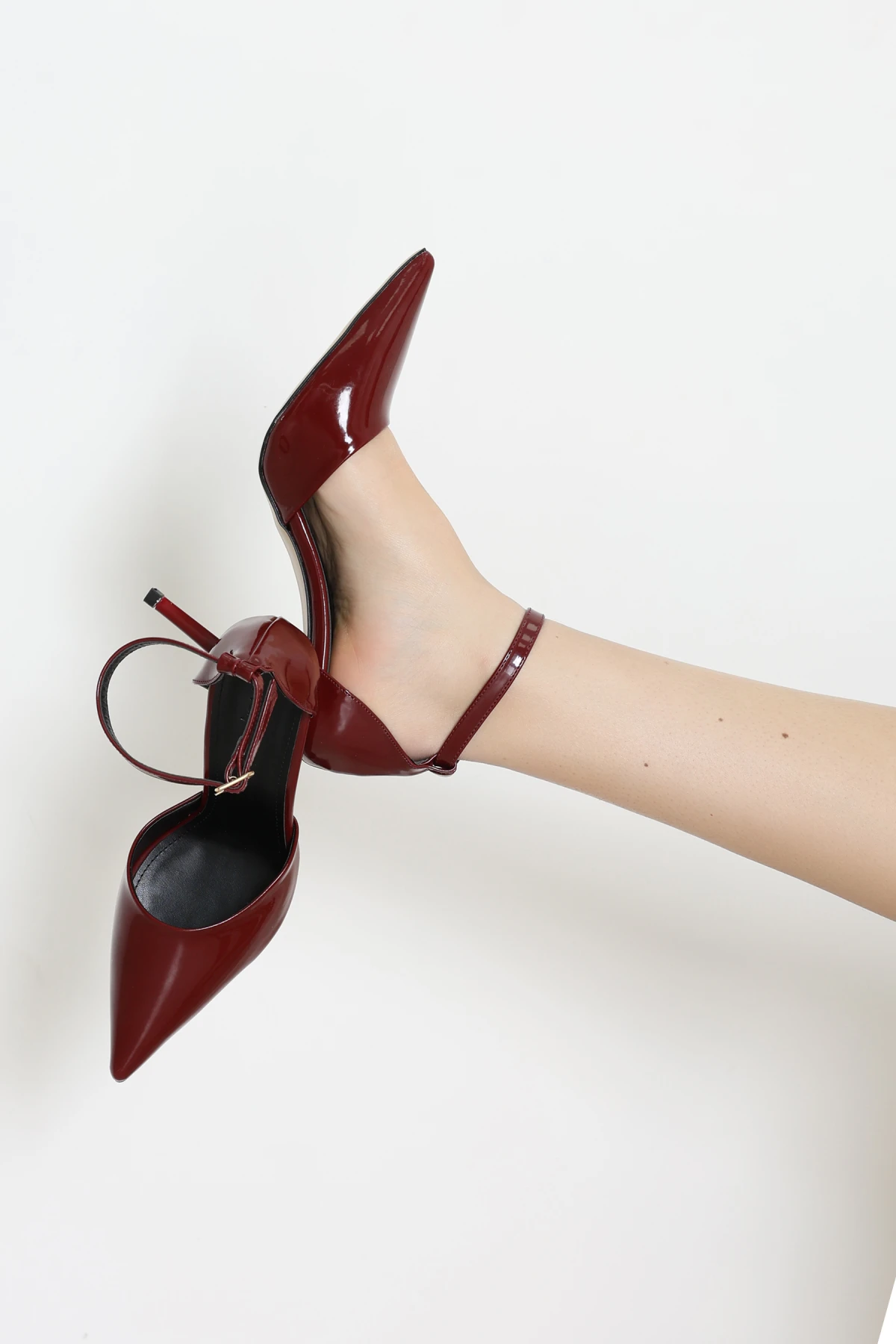 11 Cm Bilekten Bağlamalı İnce Topuklu Ayakkabı Bordorugan - 31988.264.