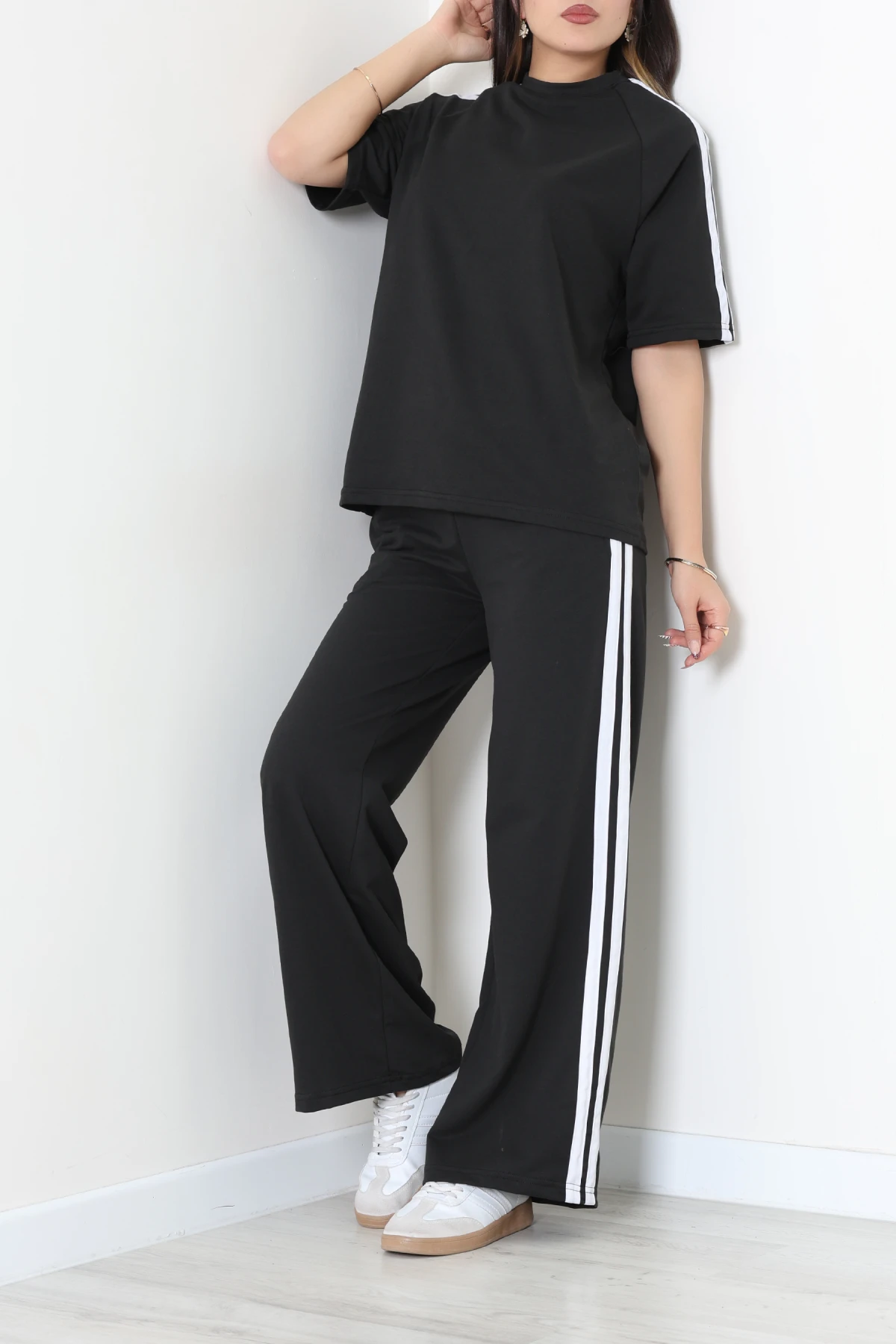 2 İplik Şeritli Eşofman Takımı Siyah - 32262.1567.