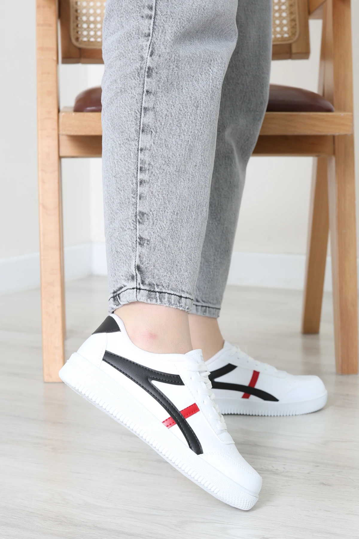 Günlük Spor Ayakkabı Beyazsiyah - 40133.264.