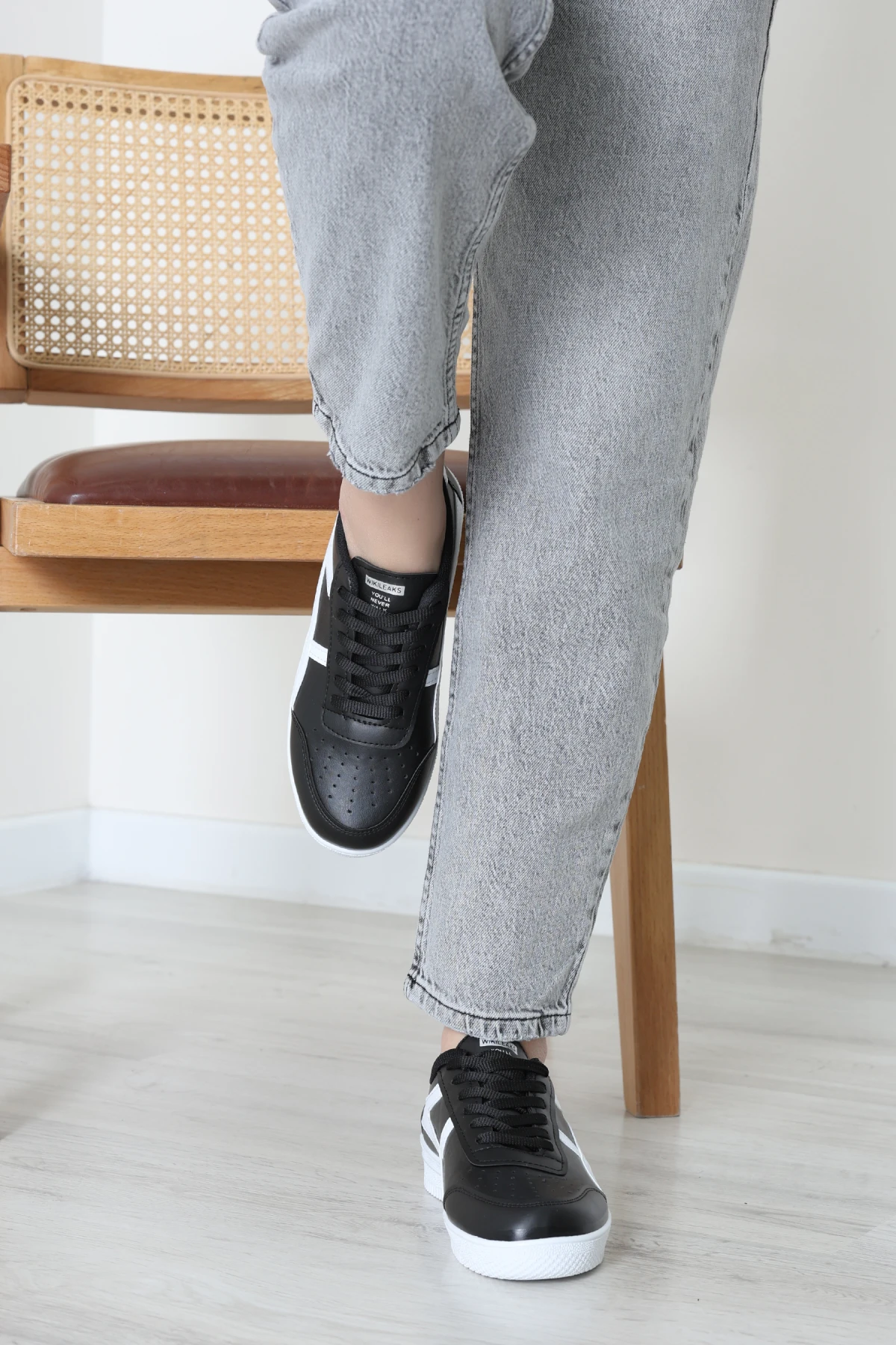 Günlük Spor Ayakkabı Siyahbeyaz - 40133.264.