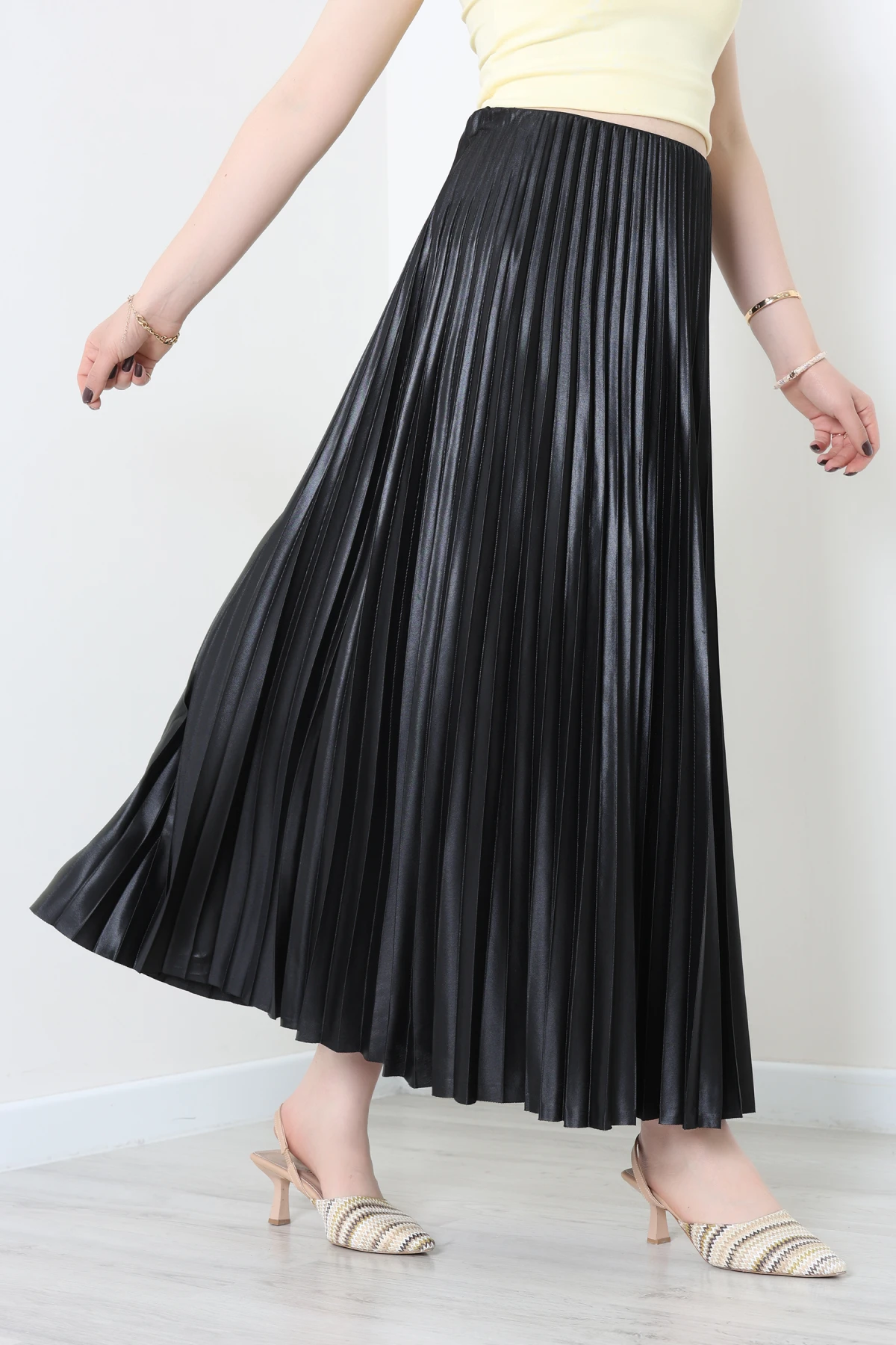 Pileli Etek Siyah - 44029.2111.