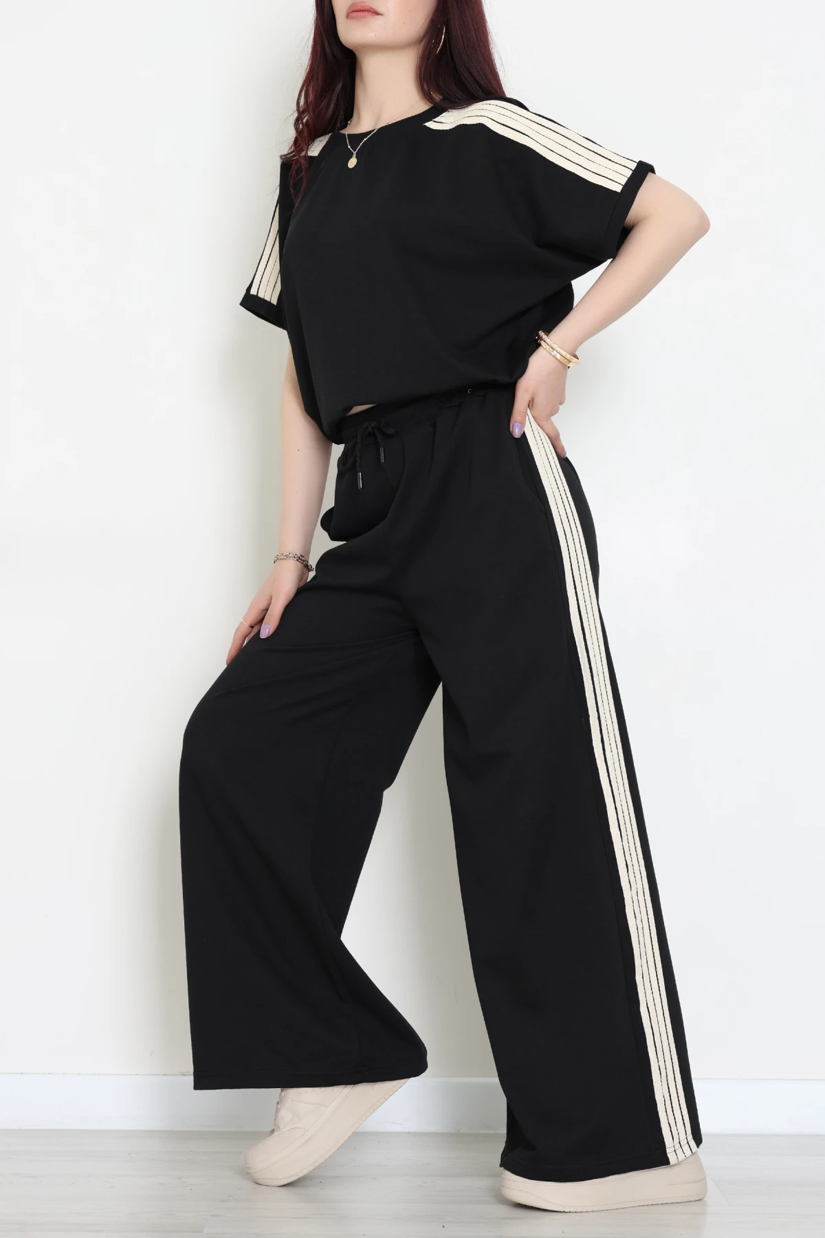 2 İplik Stoperli Keten Şeritli Eşofman Takımı Siyah - 52222.1857.