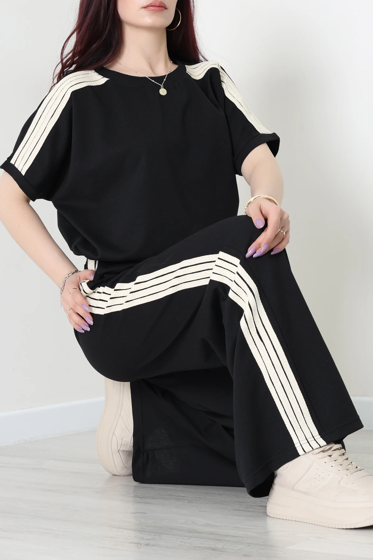 2 İplik Stoperli Keten Şeritli Eşofman Takımı Siyah - 52222.1857.