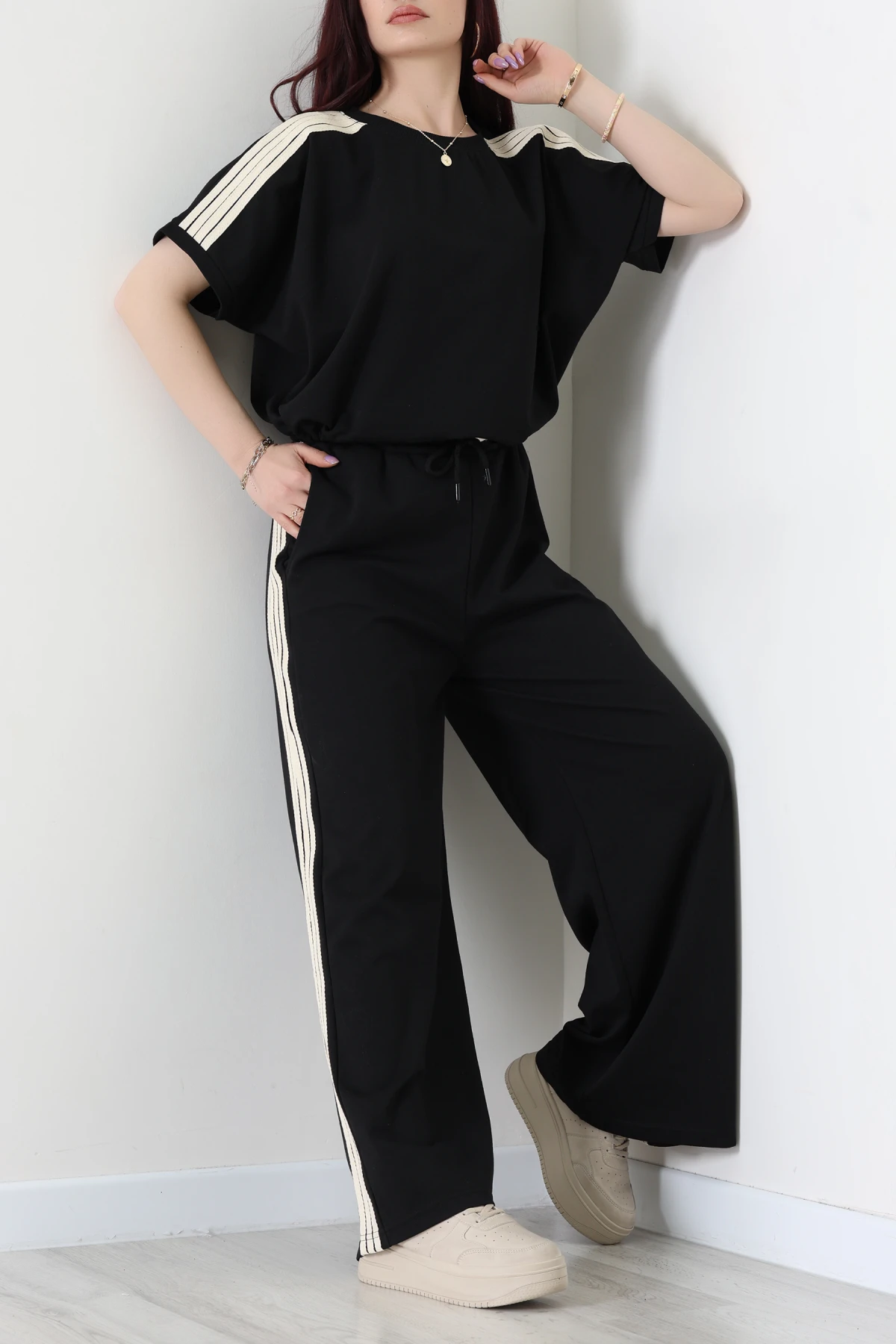 2 İplik Stoperli Keten Şeritli Eşofman Takımı Siyah - 52222.1857.