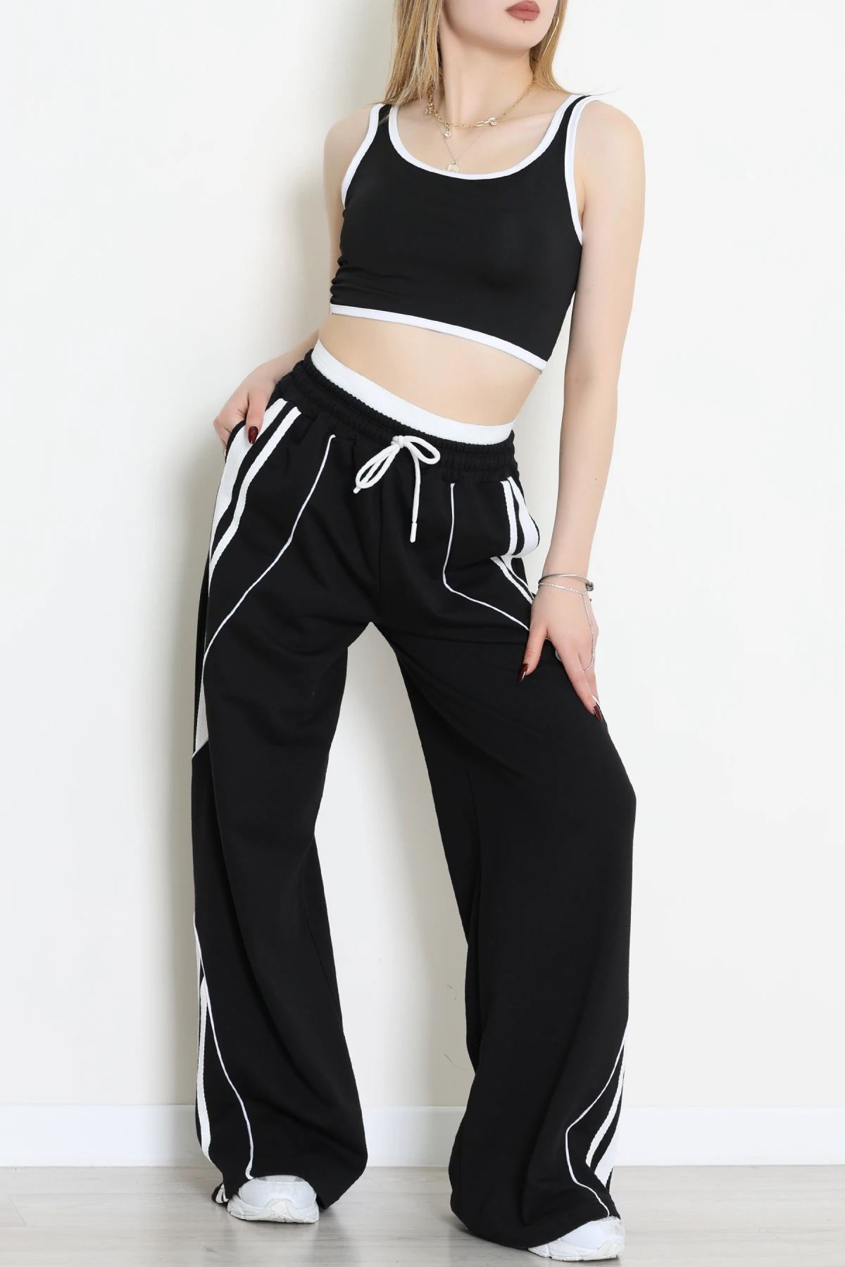 2 İplik Büstiyerli Eşofman Takımı Siyah - 52249.1857.