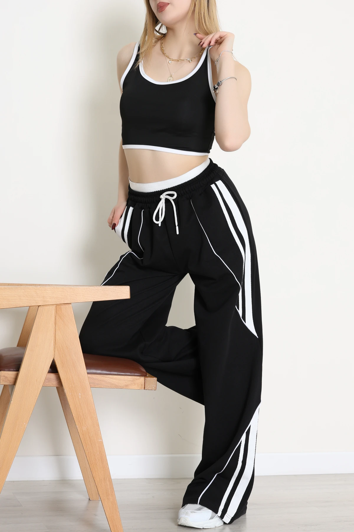 2 İplik Büstiyerli Eşofman Takımı Siyah - 52249.1857.