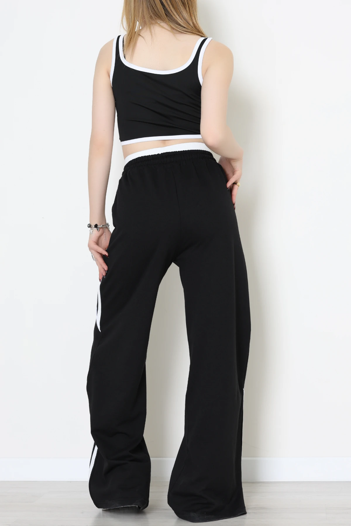 2 İplik Büstiyerli Eşofman Takımı Siyah - 52249.1857.