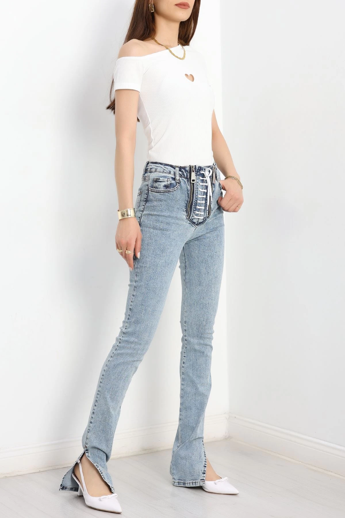 Asimetrik Yaka Kalp Detaylı Bluz Beyaz - 70617.1019.