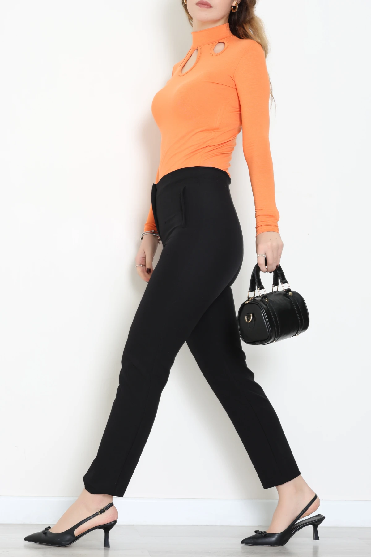 Dik Yaka Üç Damla Detaylı Viskon Bluz Açıkturuncu - 70978.599.