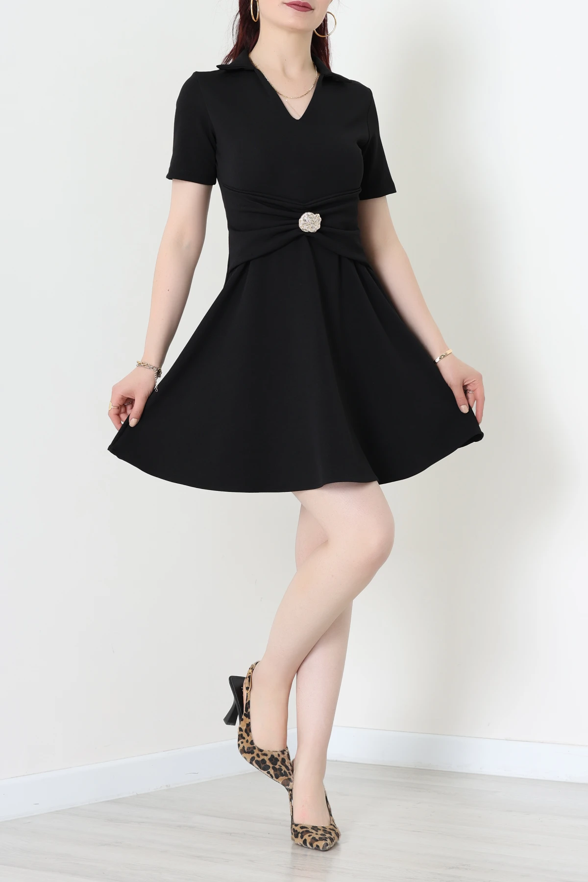 Aksesuar Detaylı Krep Kumaş Kloş Elbise Siyah - 71182.2143.