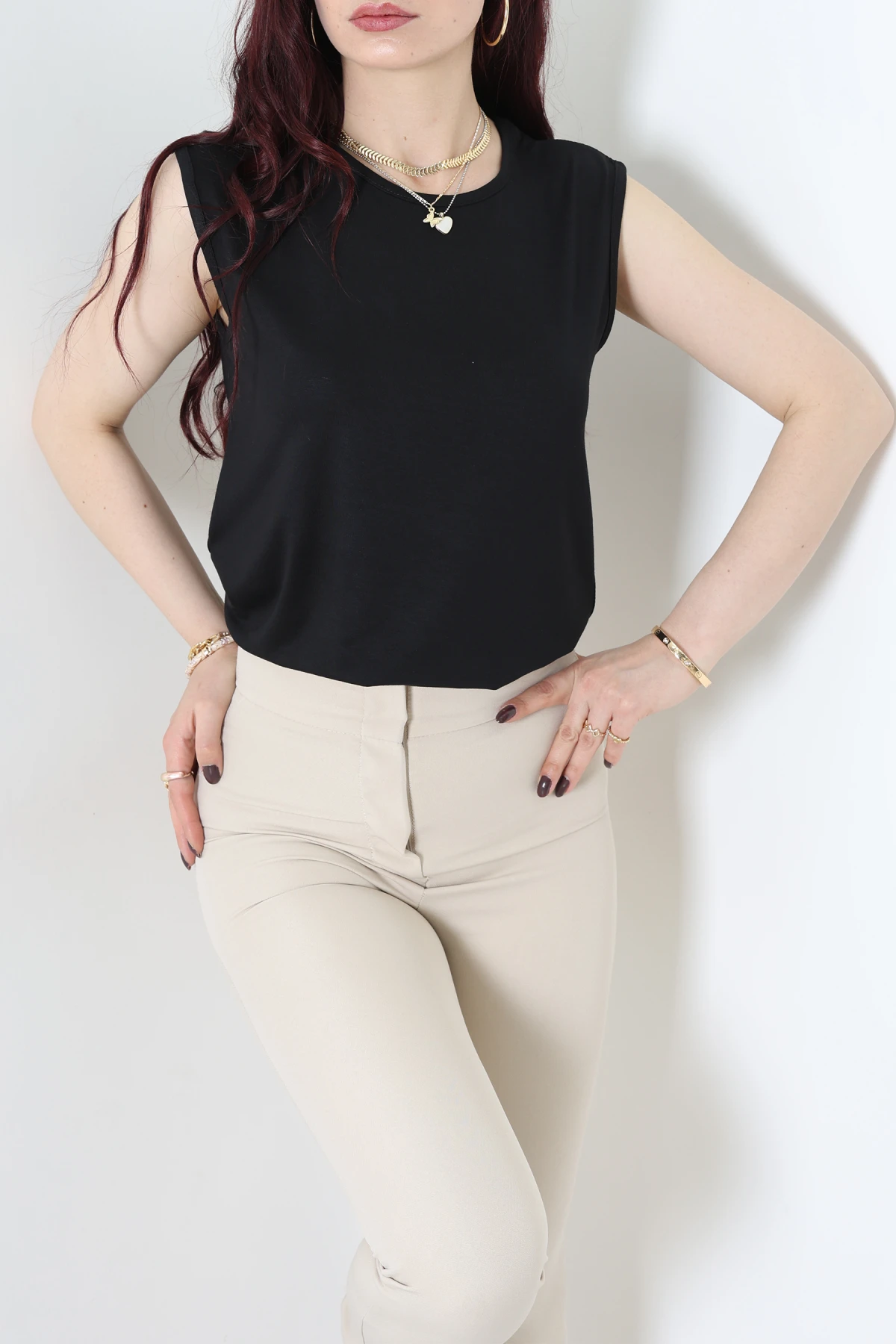 Bisiklet Yaka Sıfır Kollu Viskon Bluz Siyah - 71487.599.