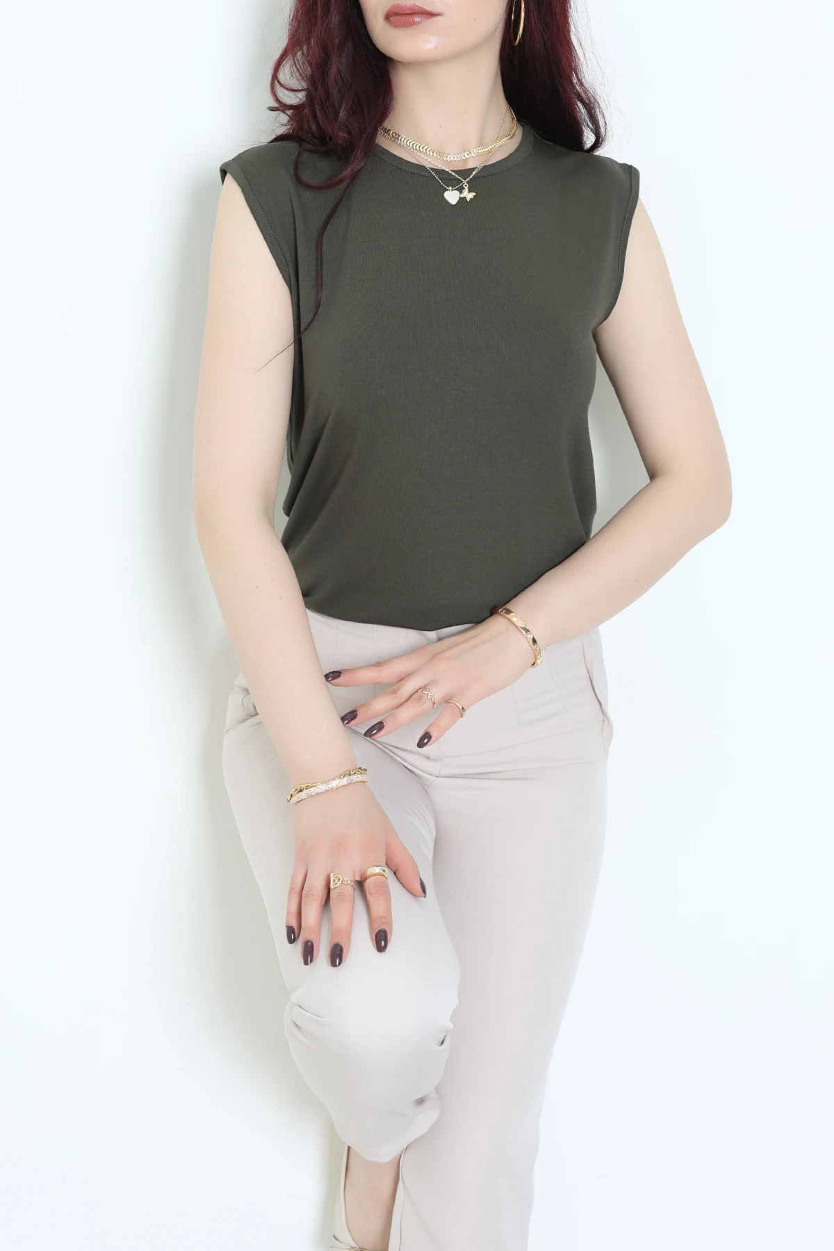 Bisiklet Yaka Sıfır Kollu Viskon Bluz Haki - 71487.599.