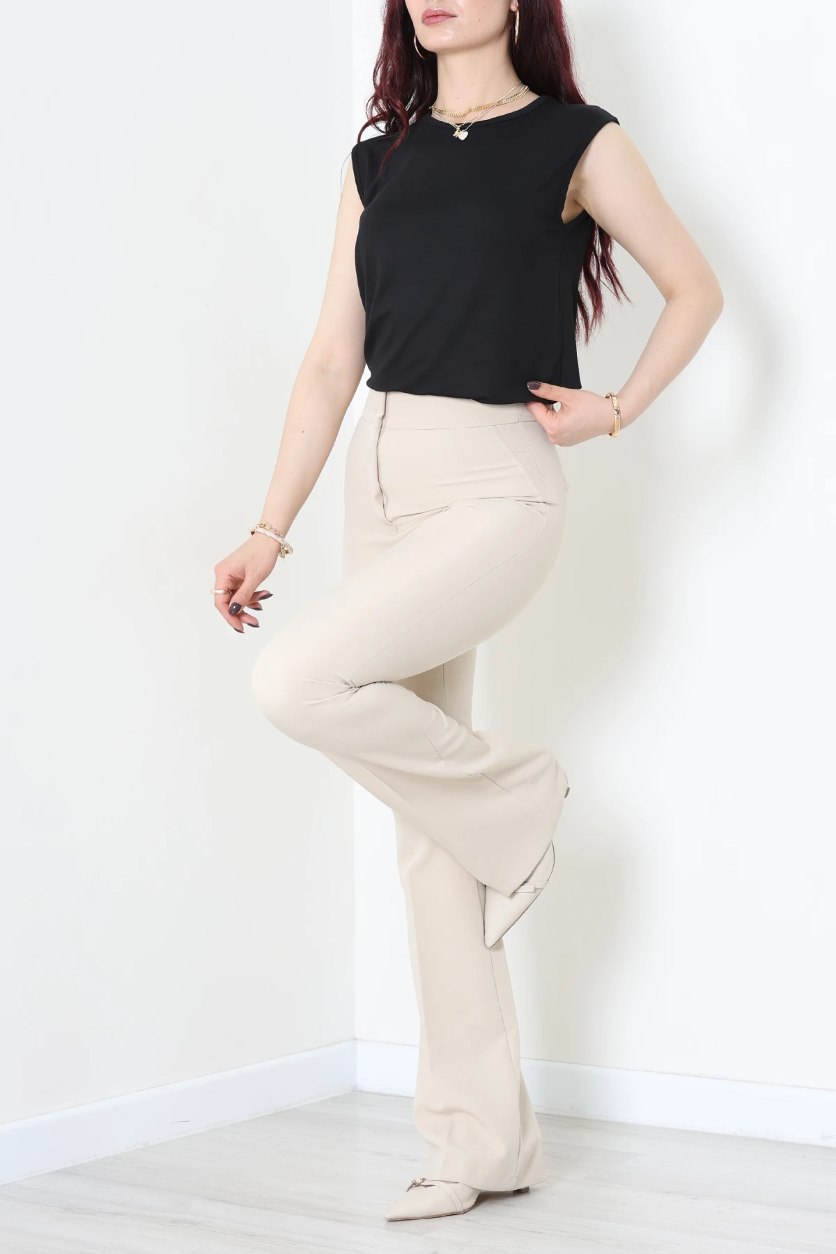 Bisiklet Yaka Sıfır Kollu Viskon Bluz Siyah - 71487.599.