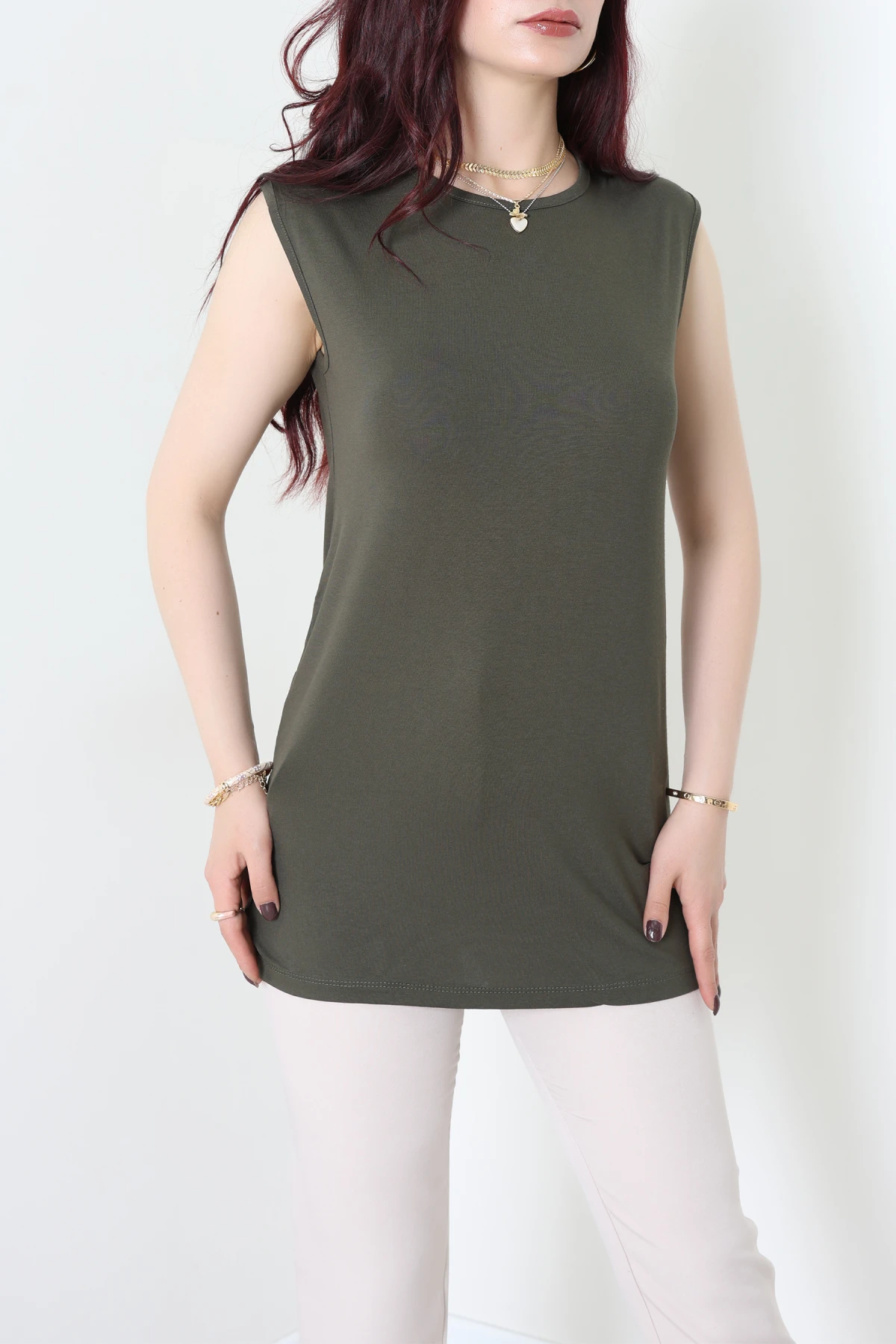 Bisiklet Yaka Sıfır Kollu Viskon Bluz Haki - 71487.599.