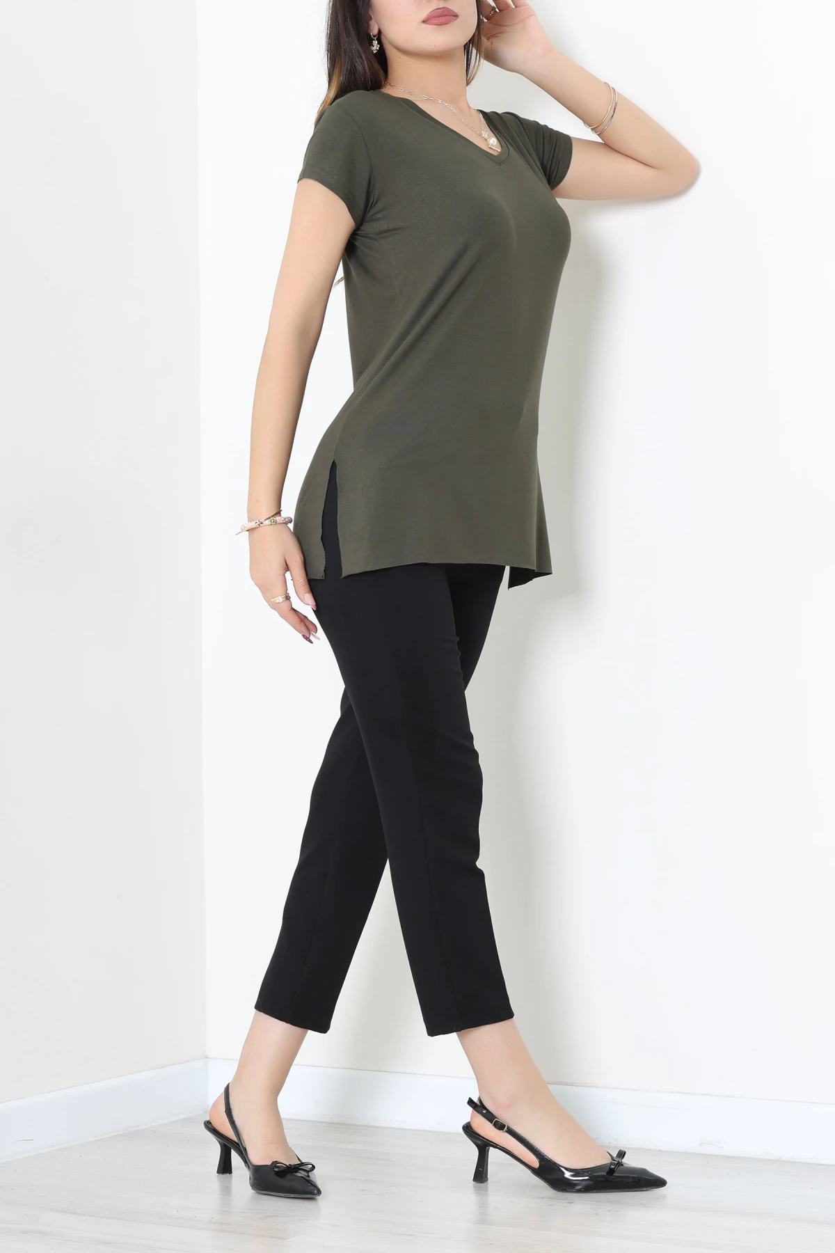 V Yaka Kısa Kollu Viskon Bluz Haki - 71489.599.